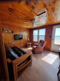 Cabin 5 living room