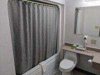 Two Double Beds Suite Bathroom