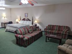 Suite King - Handicap Accessible 