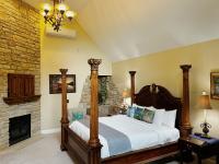 Four poster king bed