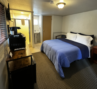 Room  18 with Double Bed and Private Shower, Refrigerator, Microwave